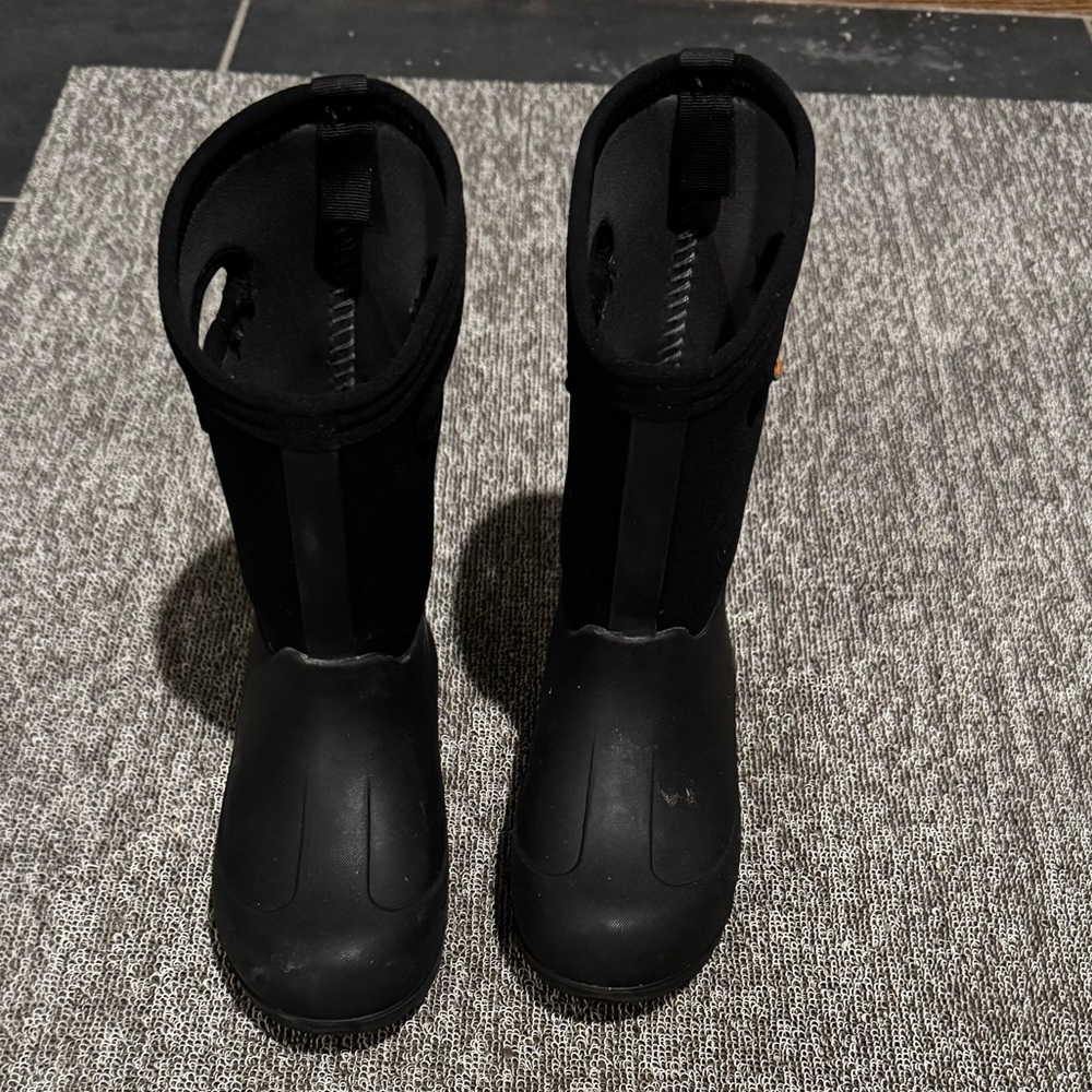 Excellent condition, Size 13, Black, Neo-Classic Bogs